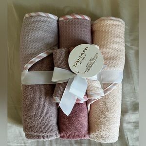 Tahari baby 6 piece hooded towels and washcloth set infant pink